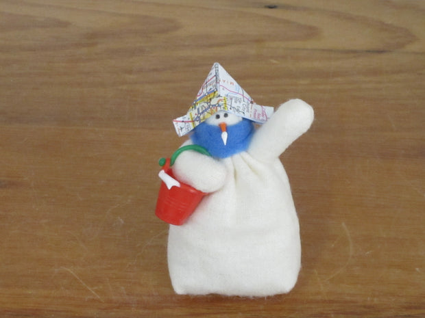 Little Beach Snowfolk with Bucket
